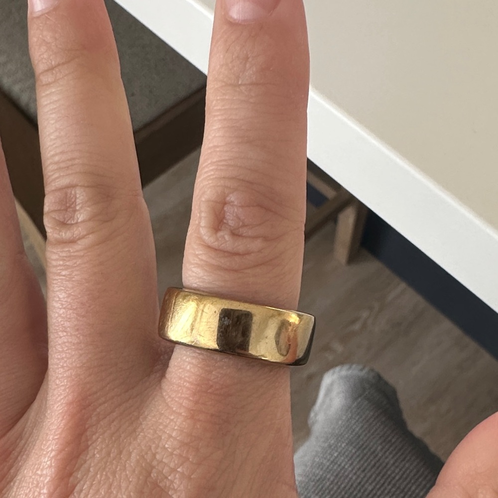 Oura Gold Smart Ring